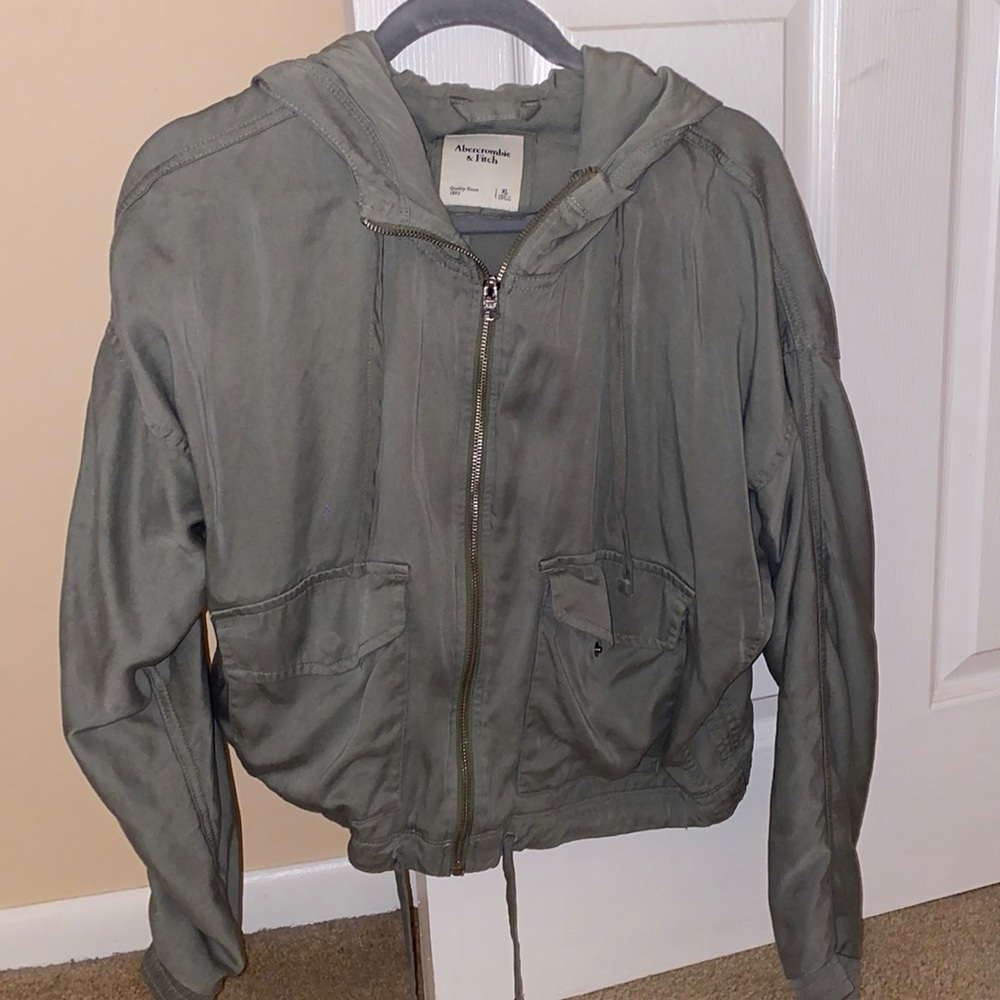 Abercrombie Cropped Cargo Style Hoodie Size XL